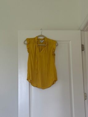 cupcakes & cashmere Yellow Ruffle Tie-Neck Sleeveless Blouse